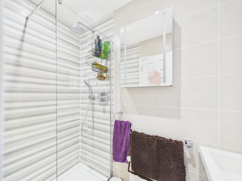 Images for Staines-upon-Thames, Surrey EAID:2640919782 BID:STA