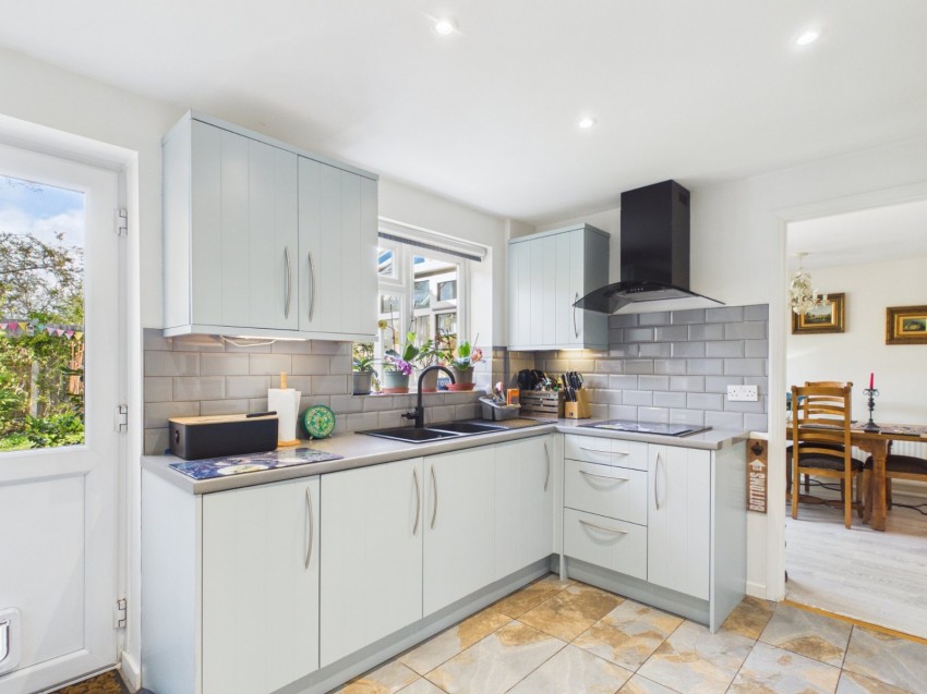 Images for Staines-upon-Thames, Surrey EAID:2640919782 BID:STA