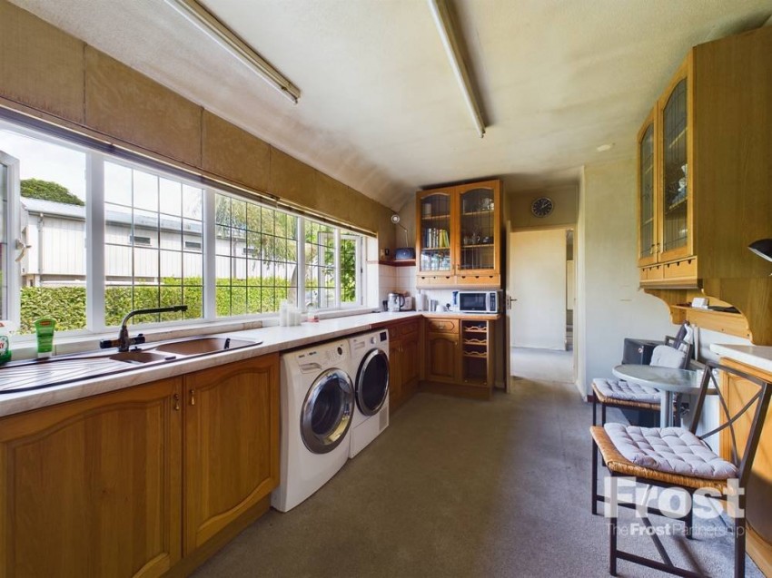 Images for Staines-Upon-Thames, Surrey EAID:2640919782 BID:STA