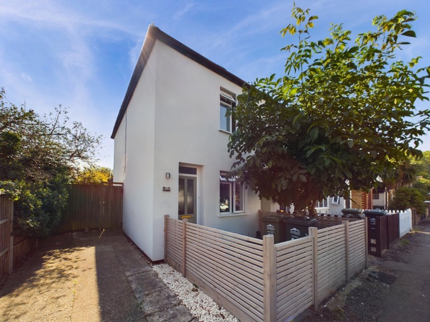 Images for Staines-upon-Thames, Surrey EAID:2640919782 BID:STA