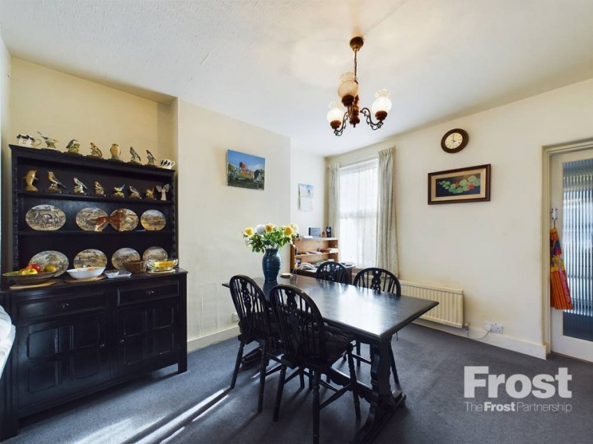 Images for Staines-upon-Thames, Surrey EAID:2640919782 BID:STA