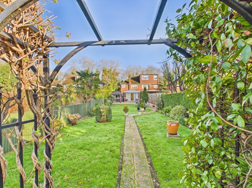 Images for Staines-upon-Thames, Surrey EAID:2640919782 BID:STA