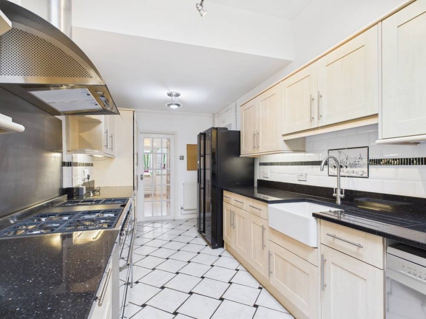 Images for Staines-upon-Thames, Surrey EAID:2640919782 BID:STA