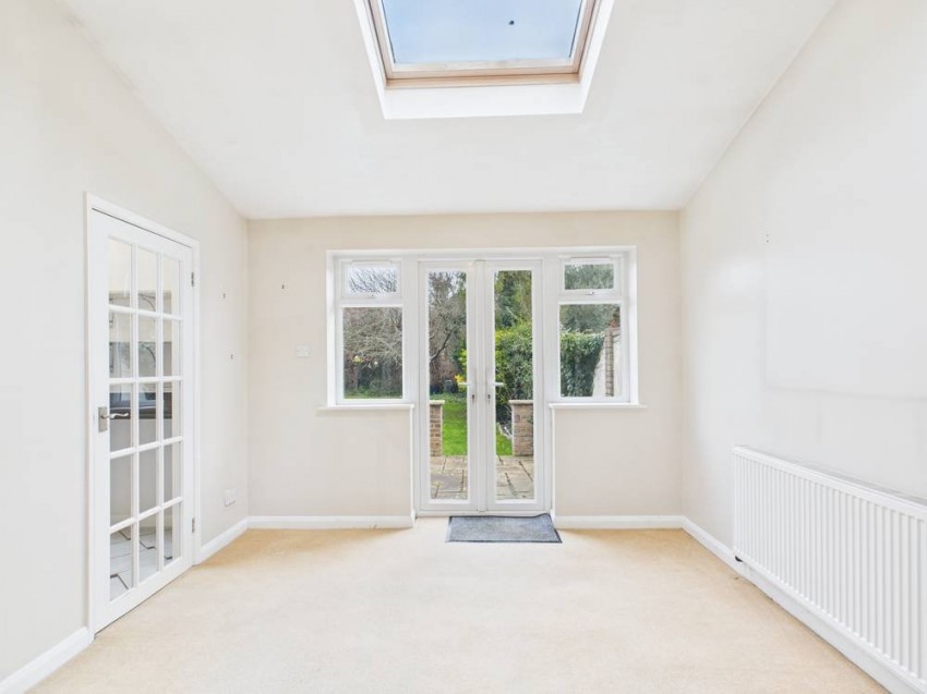 Images for Staines-upon-Thames, Surrey EAID:2640919782 BID:STA