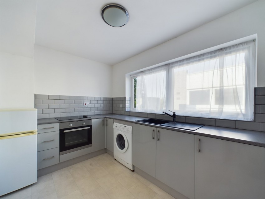 Images for Staines-upon-Thames, Surrey EAID:2640919782 BID:STA