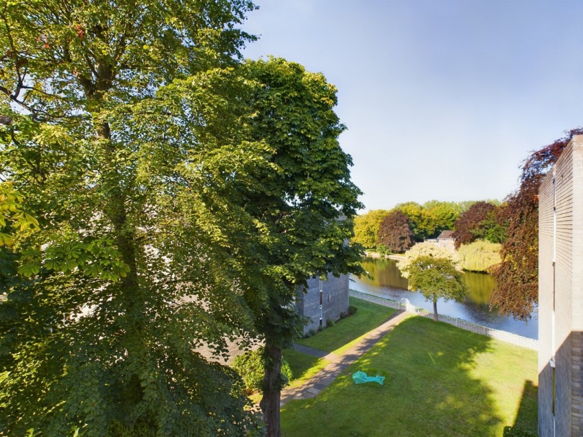 Images for Staines-upon-Thames, Surrey EAID:2640919782 BID:STA
