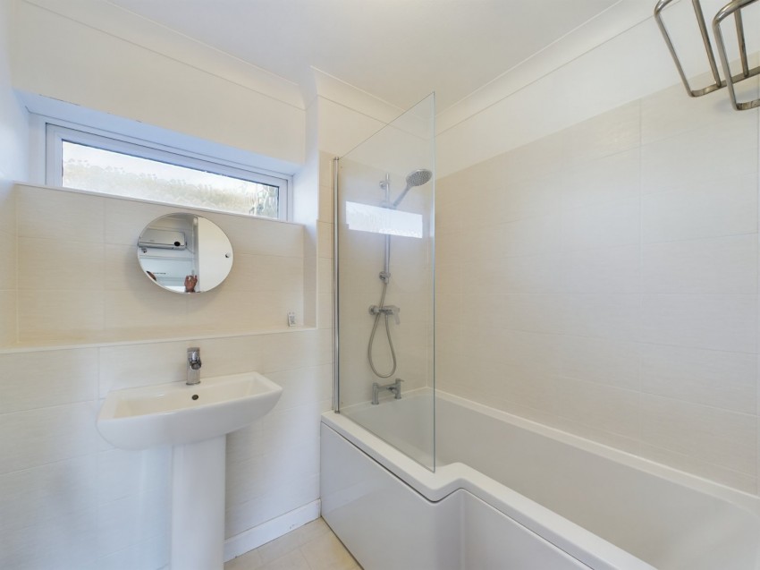 Images for Staines-upon-Thames, Surrey EAID:2640919782 BID:STA