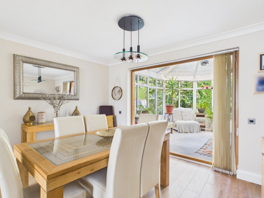 Images for Staines-upon-Thames, Surrey EAID:2640919782 BID:STA