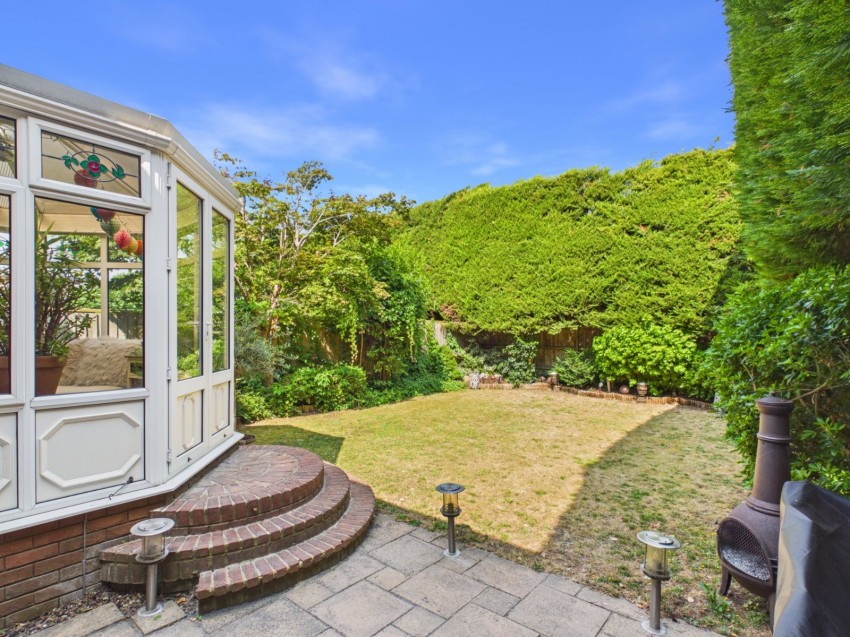 Images for Staines-upon-Thames, Surrey EAID:2640919782 BID:STA