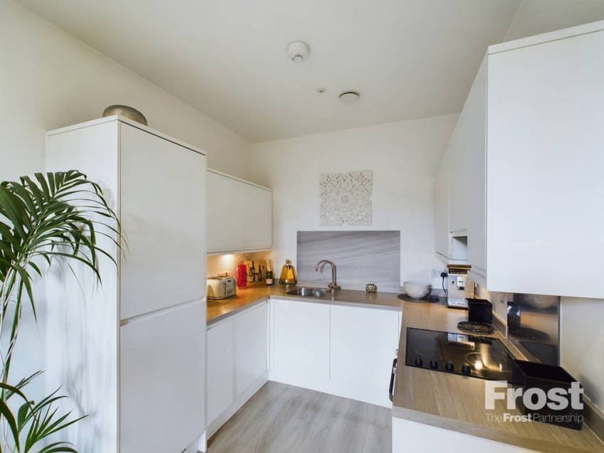Images for Staines-upon-Thames, Surrey EAID:2640919782 BID:STA