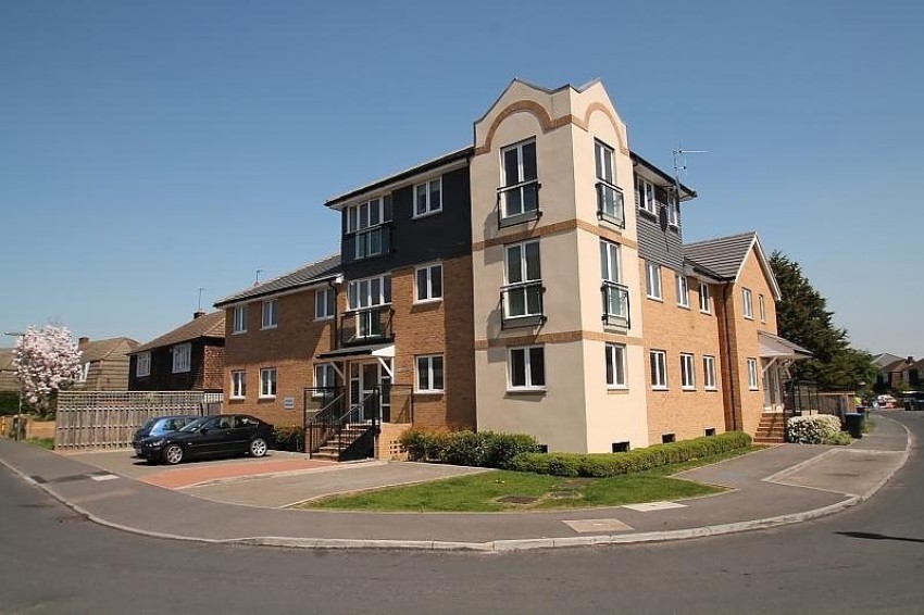 Images for Staines-upon-Thames, Surrey EAID:2640919782 BID:STA