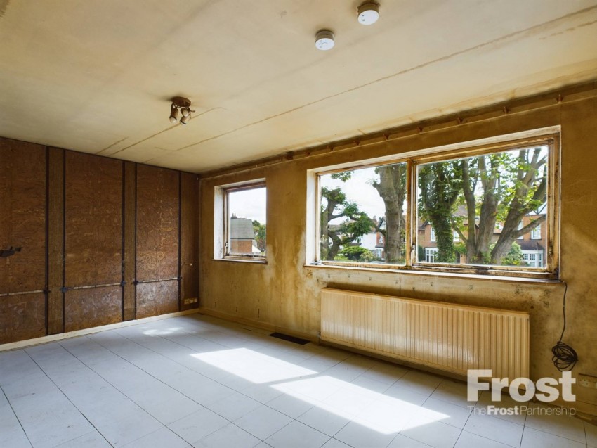 Images for Staines-upon-Thames, Surrey EAID:2640919782 BID:STA