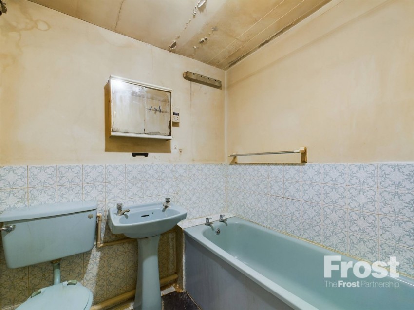 Images for Staines-upon-Thames, Surrey EAID:2640919782 BID:STA