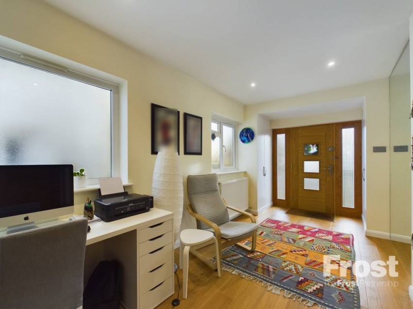 Images for Staines-upon-Thames, Surrey EAID:2640919782 BID:STA