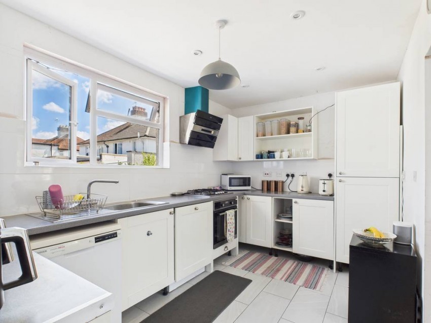 Images for Staines-upon-Thames, Surrey EAID:2640919782 BID:STA