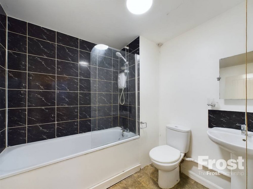 Images for Staines-upon-Thames, Surrey EAID:2640919782 BID:STA