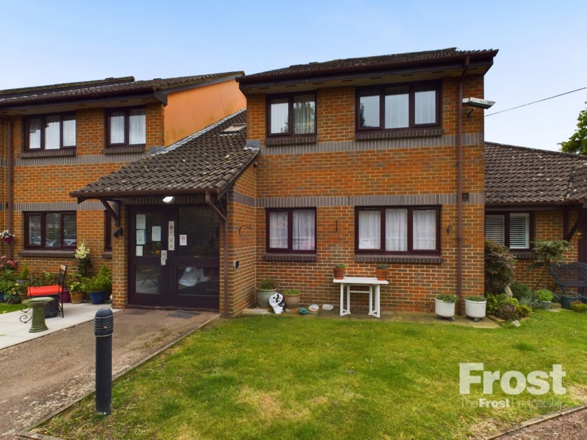 Images for Staines-upon-Thames, Surrey EAID:2640919782 BID:STA