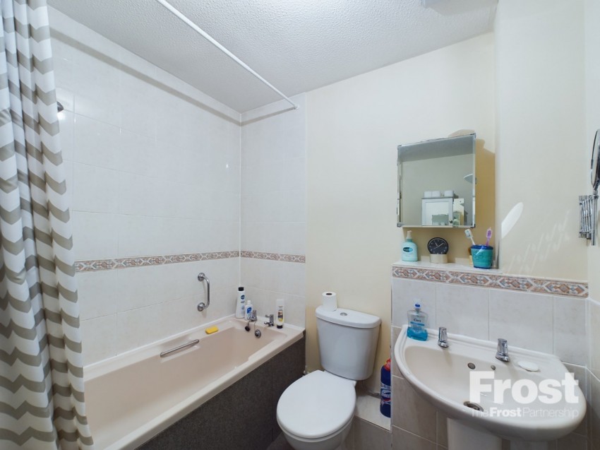 Images for Staines-upon-Thames, Surrey EAID:2640919782 BID:STA