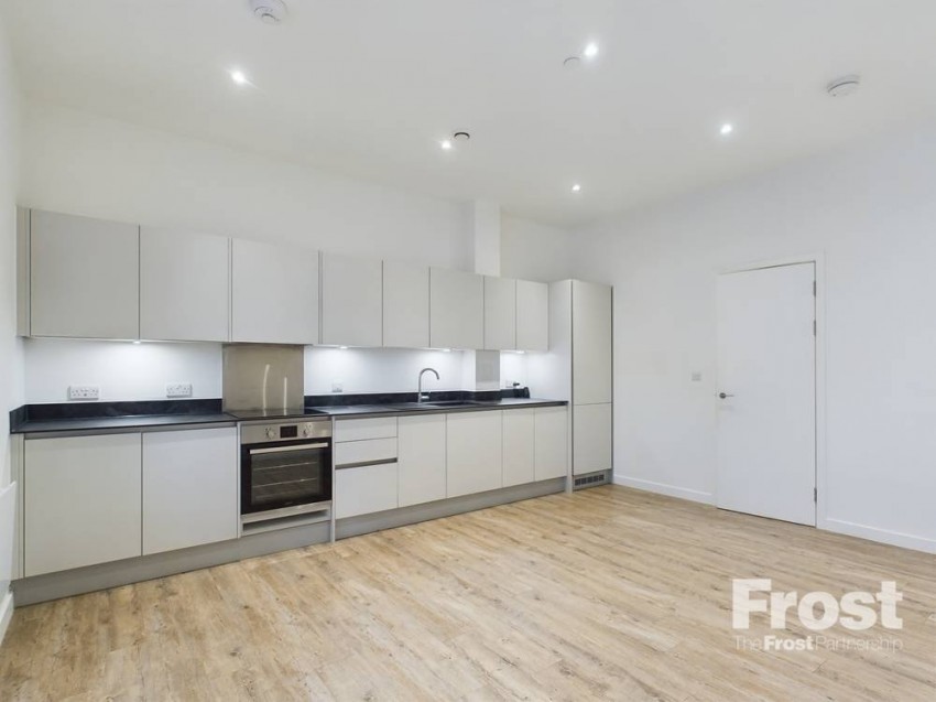 Images for Staines-upon-Thames, Surrey EAID:2640919782 BID:STA