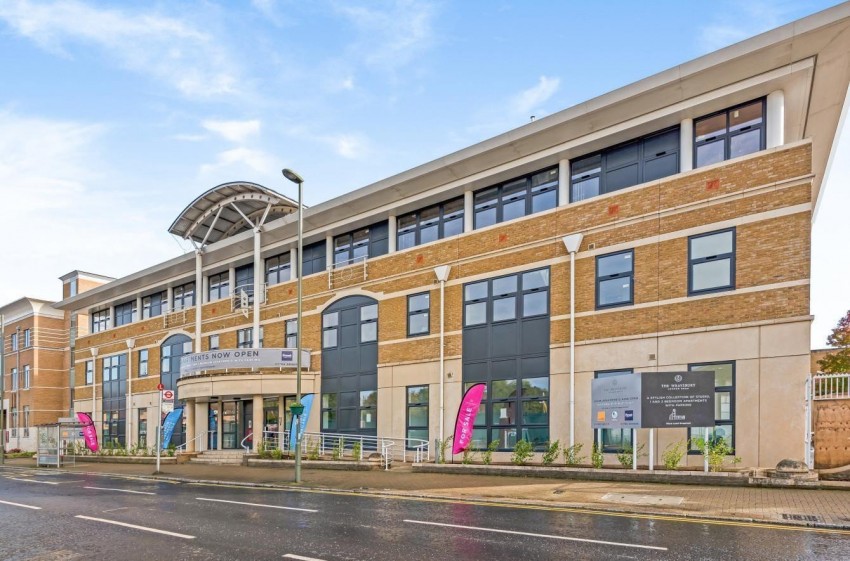 Images for Staines-upon-Thames, Surrey EAID:2640919782 BID:STA