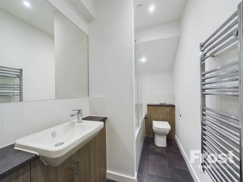 Images for Staines-upon-Thames, Surrey EAID:2640919782 BID:STA