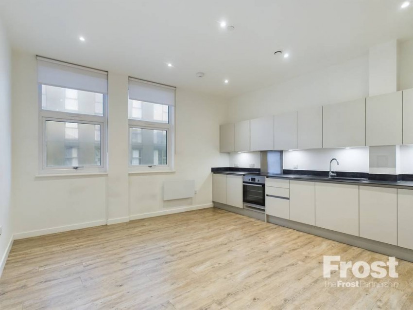 Images for Staines-upon-Thames, Surrey EAID:2640919782 BID:STA