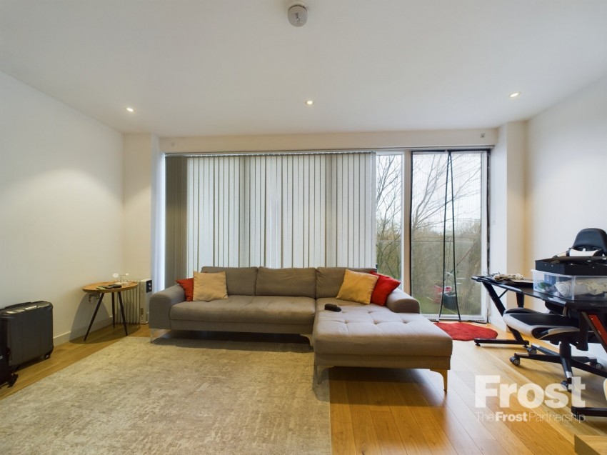 Images for Staines-upon-Thames, Surrey EAID:2640919782 BID:STA
