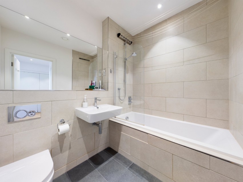Images for Staines-upon-Thames, Surrey EAID:2640919782 BID:STA