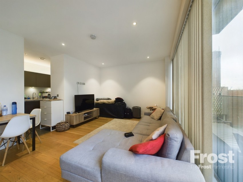 Images for Staines-upon-Thames, Surrey EAID:2640919782 BID:STA