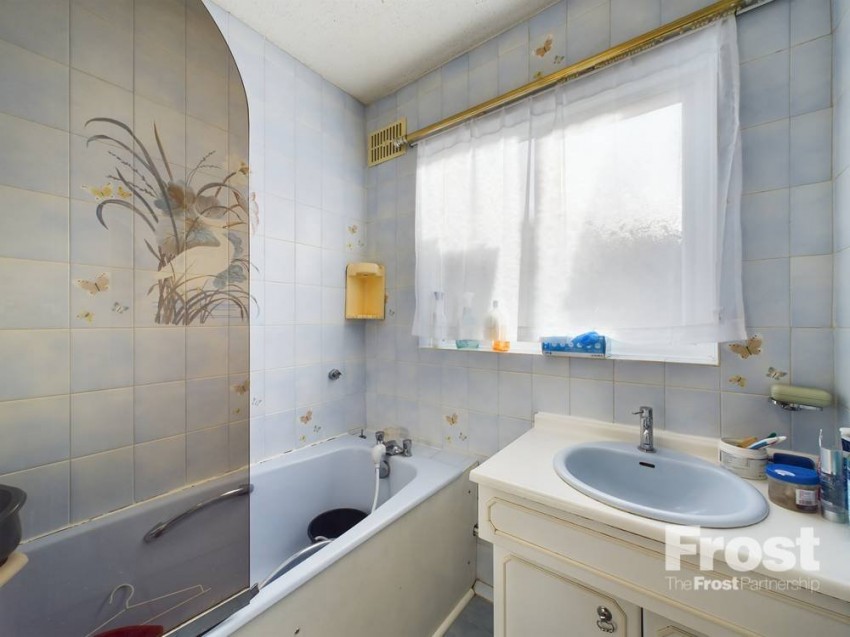 Images for Staines-upon-Thames, Surrey EAID:2640919782 BID:STA