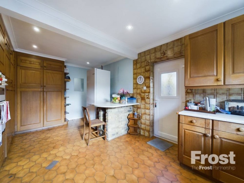Images for Staines-upon-Thames, Surrey EAID:2640919782 BID:STA
