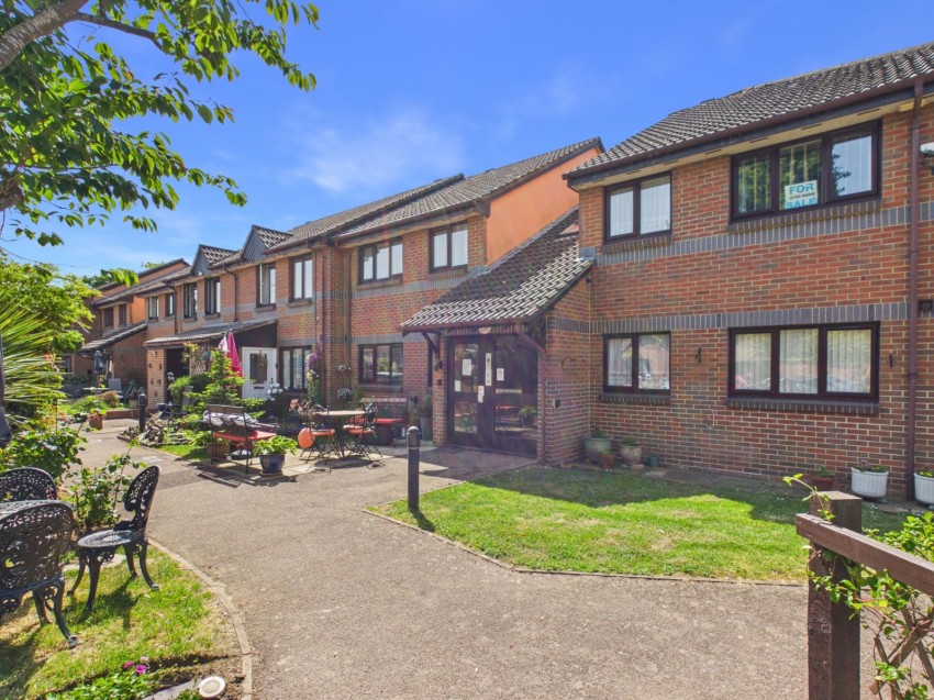 Images for Staines-upon-Thames, Surrey EAID:2640919782 BID:STA