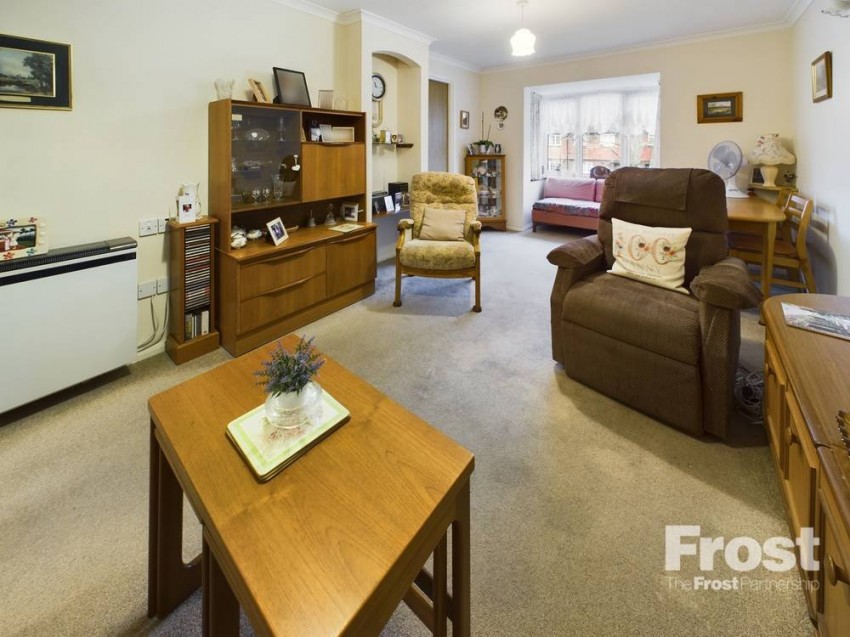 Images for Staines-upon-Thames, Surrey EAID:2640919782 BID:STA