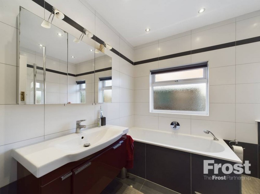 Images for Staines-upon-Thames, Surrey EAID:2640919782 BID:STA