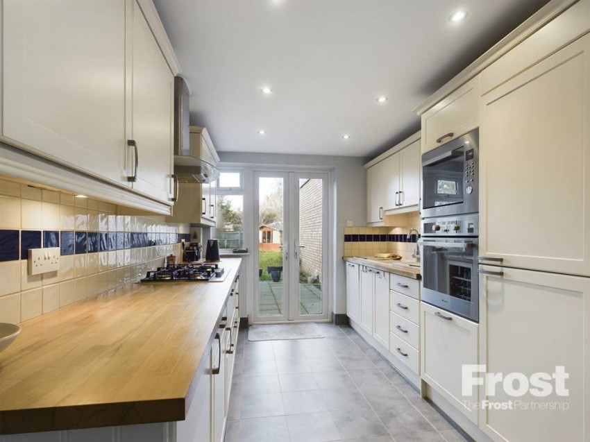 Images for Staines-upon-Thames, Surrey EAID:2640919782 BID:STA
