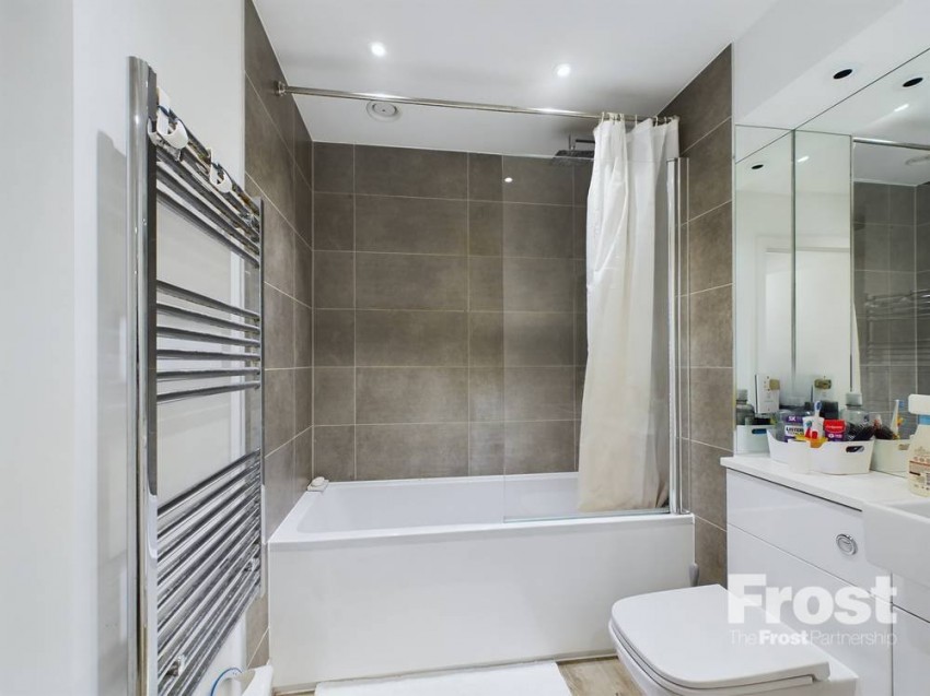 Images for Staines-upon-Thames, Surrey EAID:2640919782 BID:STA