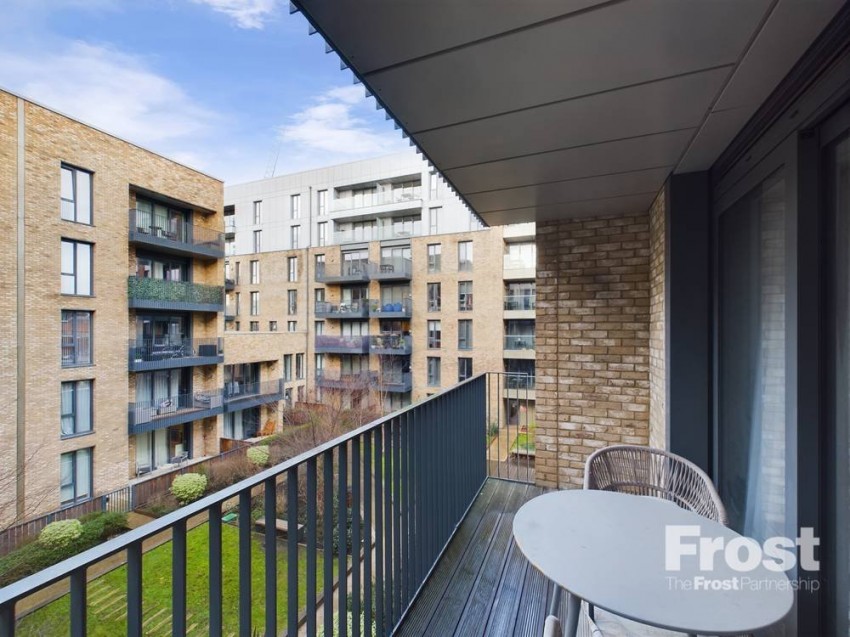 Images for Staines-upon-Thames, Surrey EAID:2640919782 BID:STA