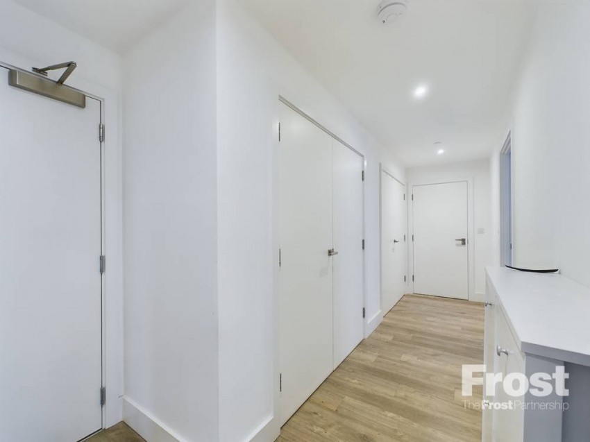 Images for Staines-upon-Thames, Surrey EAID:2640919782 BID:STA