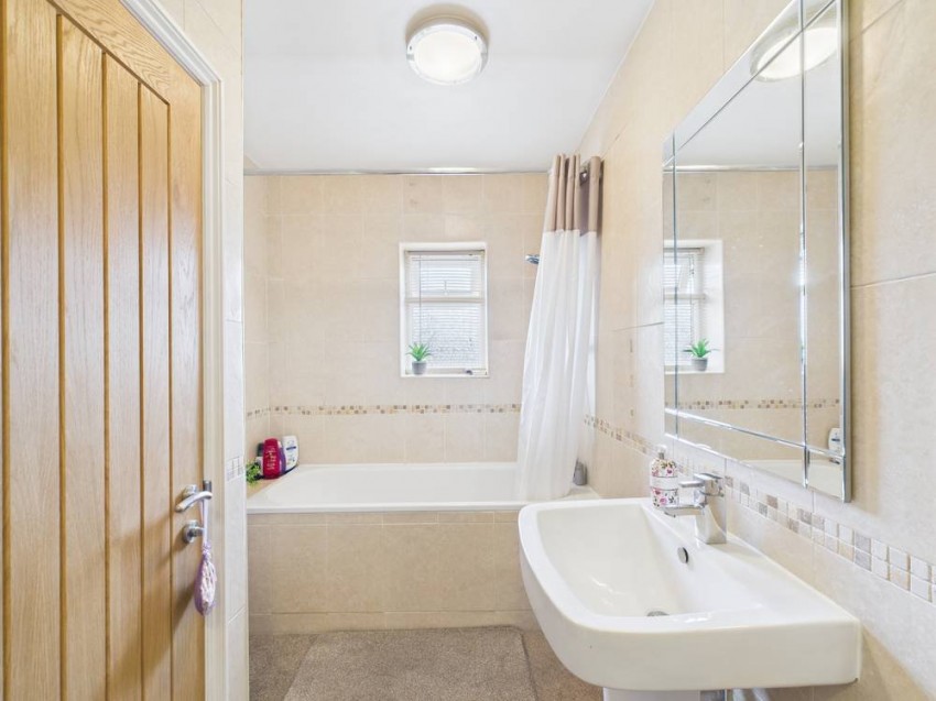 Images for Staines-upon-Thames, Surrey EAID:2640919782 BID:STA