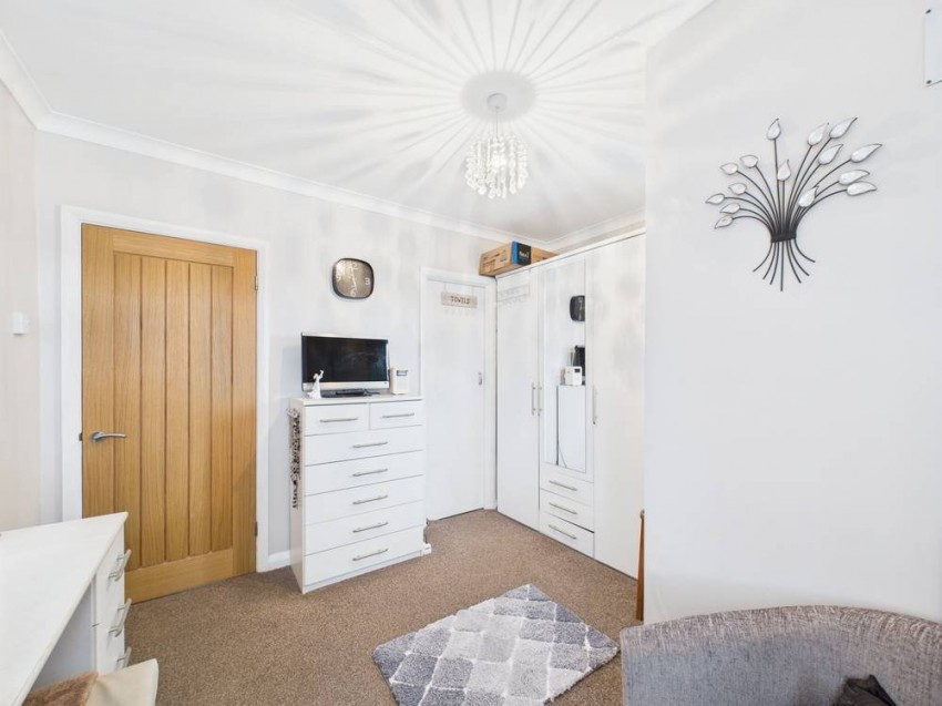 Images for Staines-upon-Thames, Surrey EAID:2640919782 BID:STA