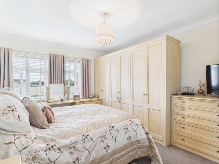 Images for Staines-upon-Thames, Surrey EAID:2640919782 BID:STA