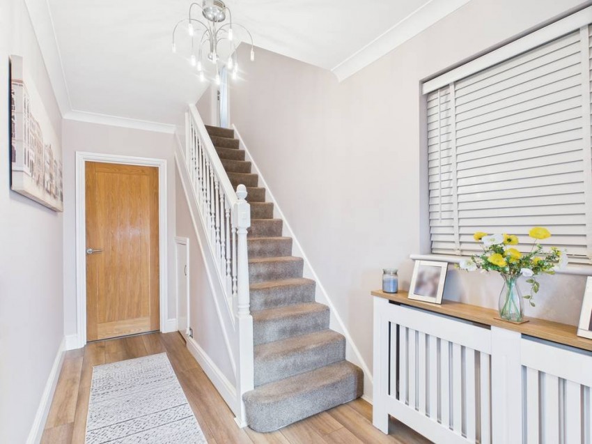 Images for Staines-upon-Thames, Surrey EAID:2640919782 BID:STA