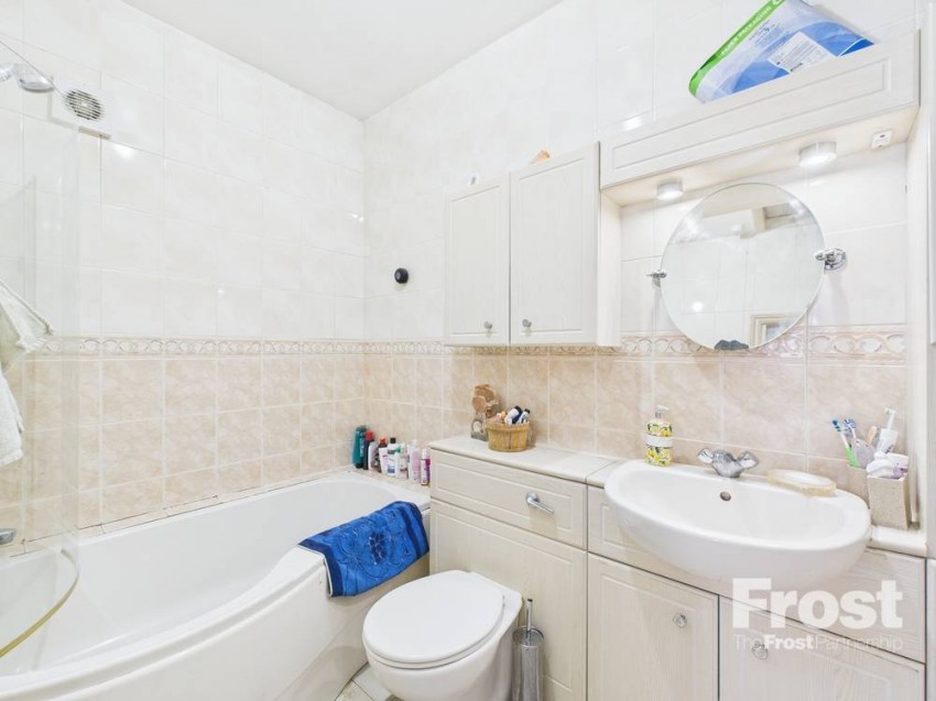Images for Staines-upon-Thames, Surrey EAID:2640919782 BID:STA