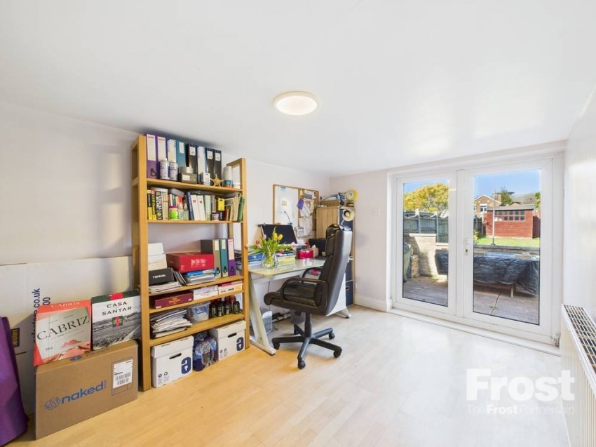 Images for Staines-upon-Thames, Surrey EAID:2640919782 BID:STA