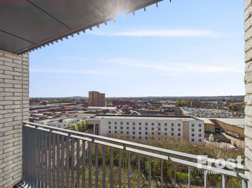 Images for Staines-upon-Thames, Surrey EAID:2640919782 BID:STA