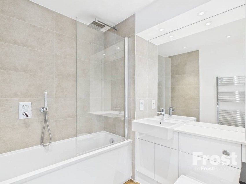 Images for Staines-upon-Thames, Surrey EAID:2640919782 BID:STA