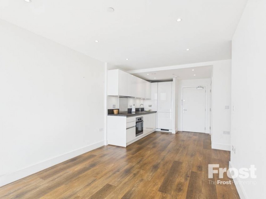 Images for Staines-upon-Thames, Surrey EAID:2640919782 BID:STA