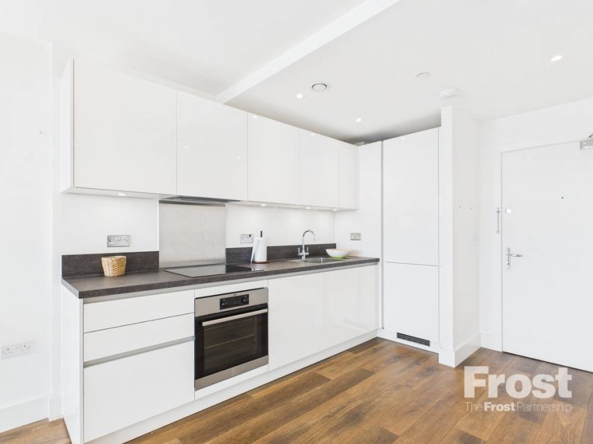 Images for Staines-upon-Thames, Surrey EAID:2640919782 BID:STA