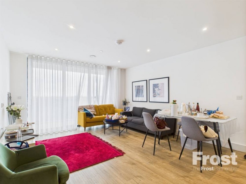 Images for Staines-upon-Thames, Surrey EAID:2640919782 BID:STA