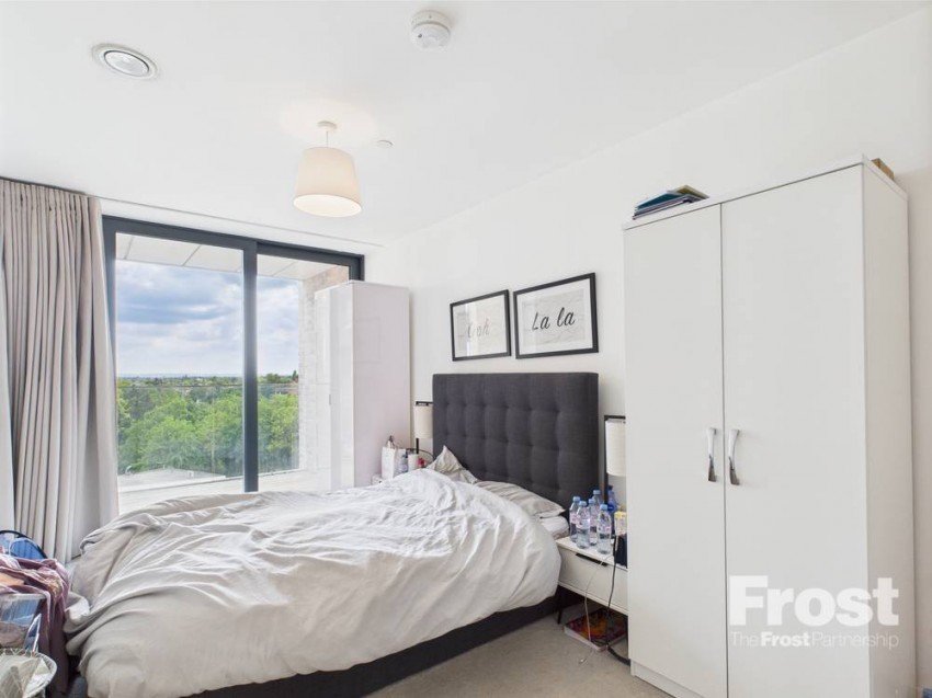 Images for Staines-upon-Thames, Surrey EAID:2640919782 BID:STA